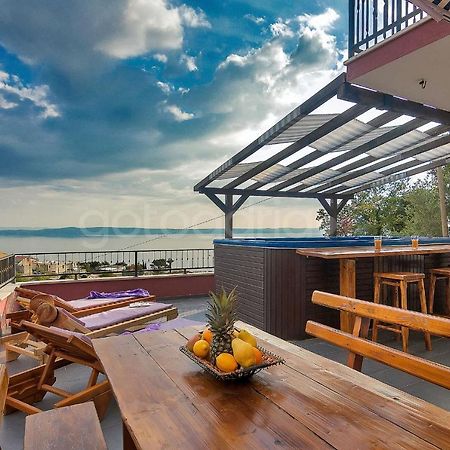 Holiday Home Darius With Hot Tub Макарска Экстерьер фото