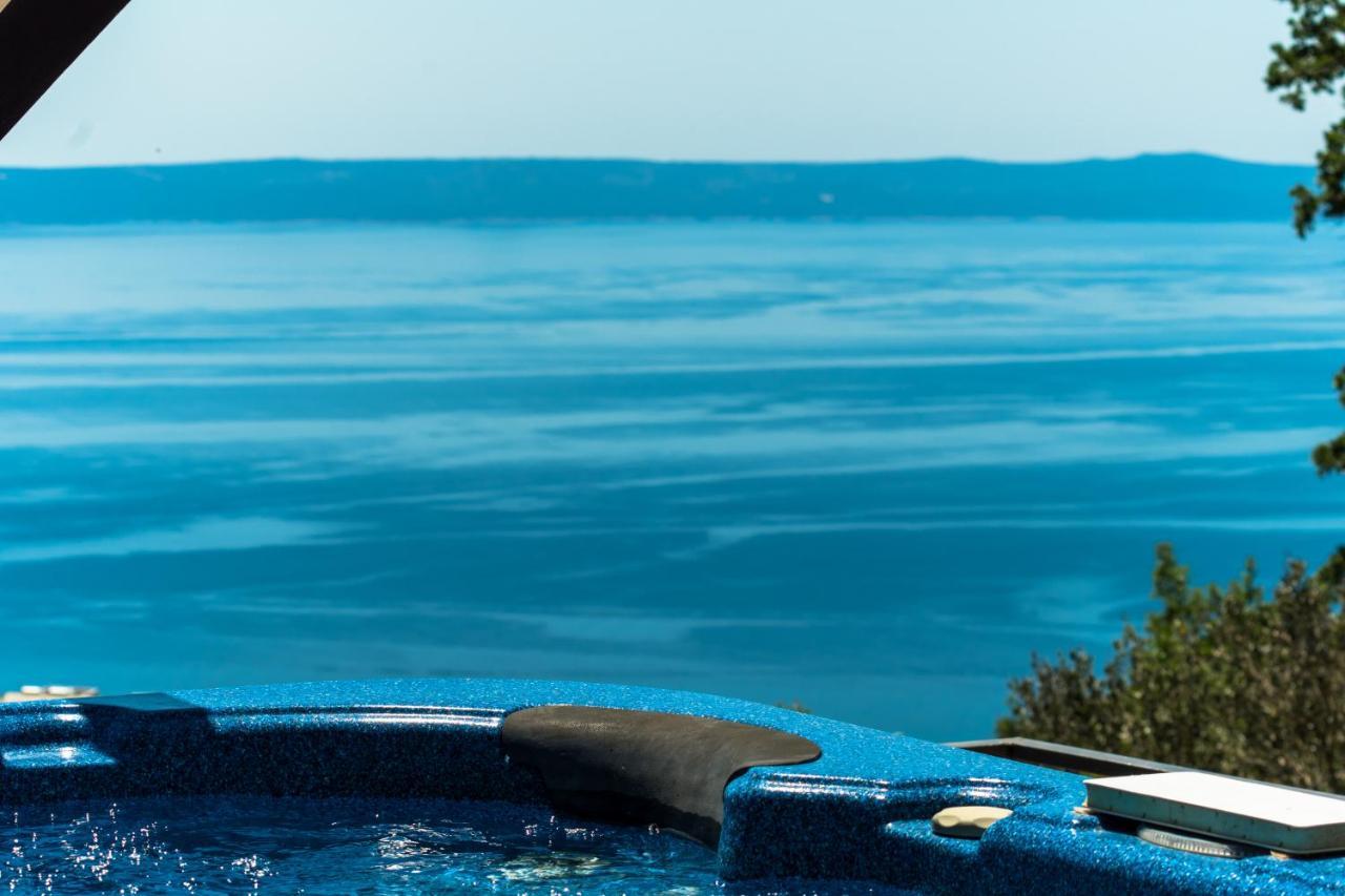 Holiday Home Darius With Hot Tub Макарска Экстерьер фото